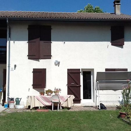 Chambre d'hôte Le Pin La Tour-du-Pin Exterior foto