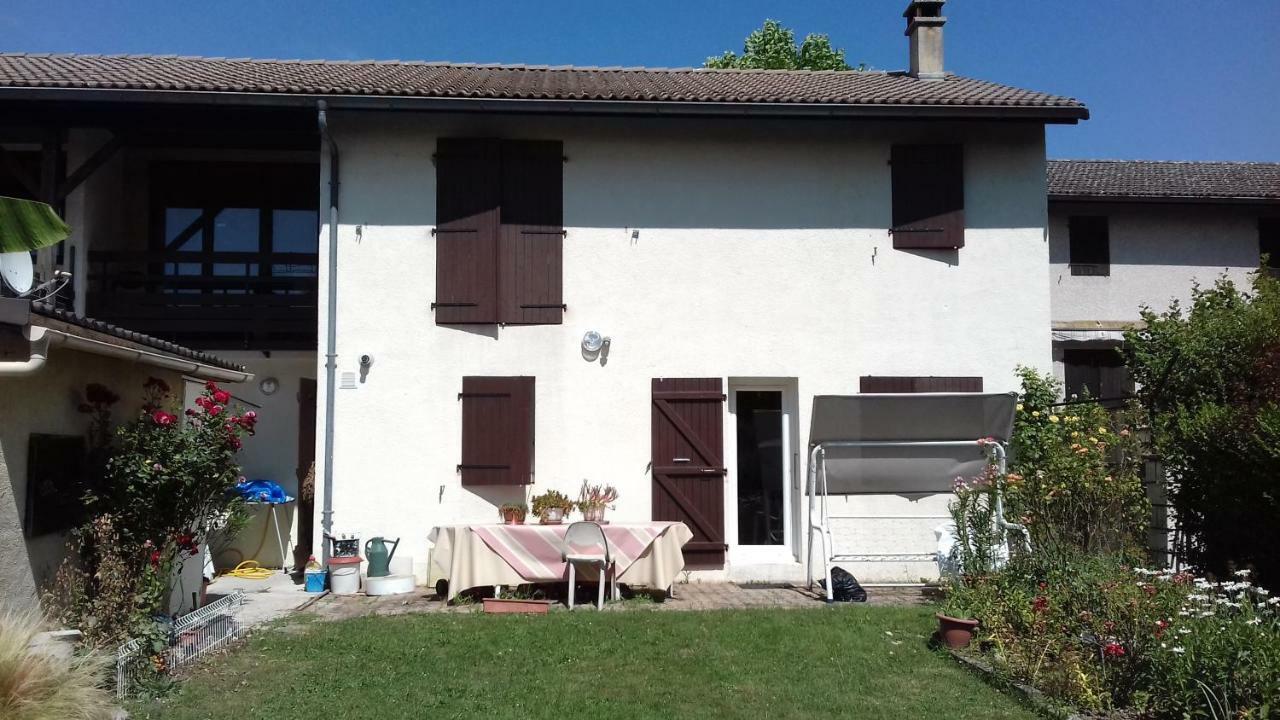 Chambre d'hôte Le Pin La Tour-du-Pin Exterior foto